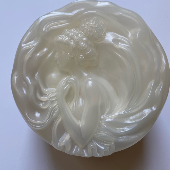 Ciara Velvet Dusting Powder by Charles Revson 6oz (new with box) - Picture 6 of 13